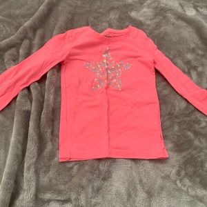 Girls long sleeve t shirt with no stains